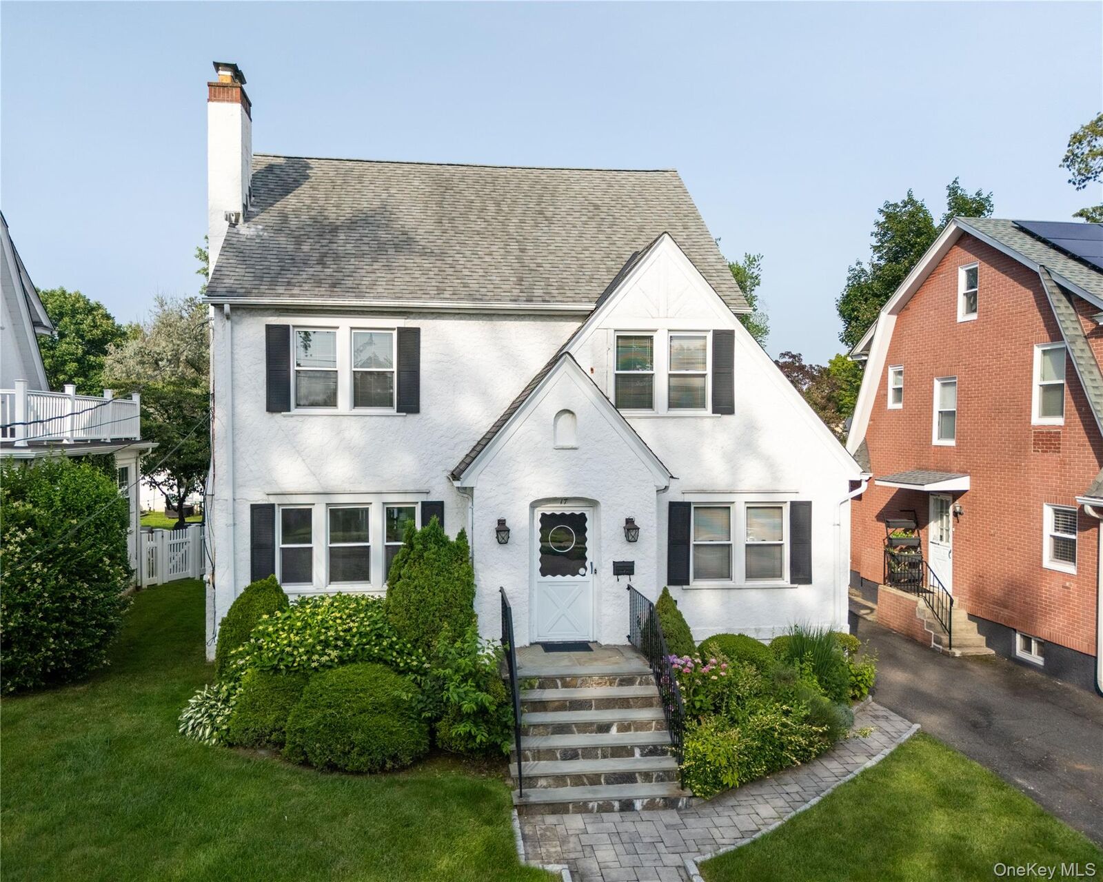 Property Photo:  17 Austin Place  NY 10573 