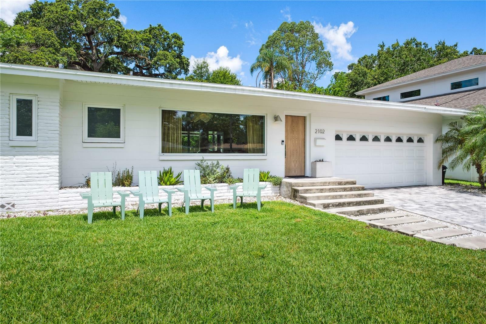 Property Photo: 2102 Ivanhoe Road FL 32804