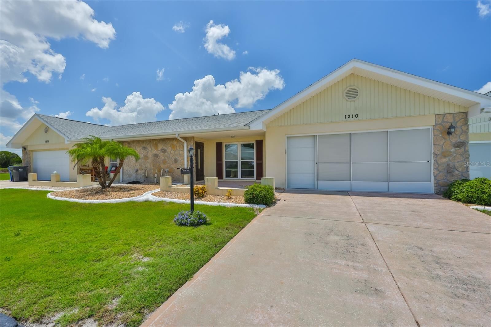Property Photo:  1210 Eastloch Court  FL 33573 