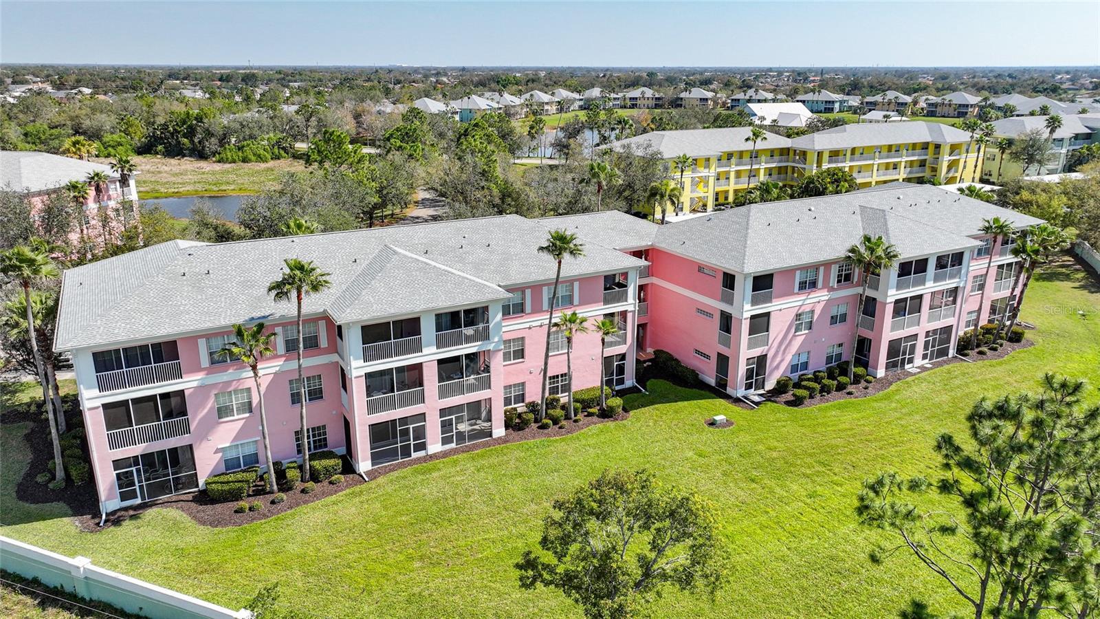 Property Photo:  2061 Willow Hammock Circle 105  FL 33983 
