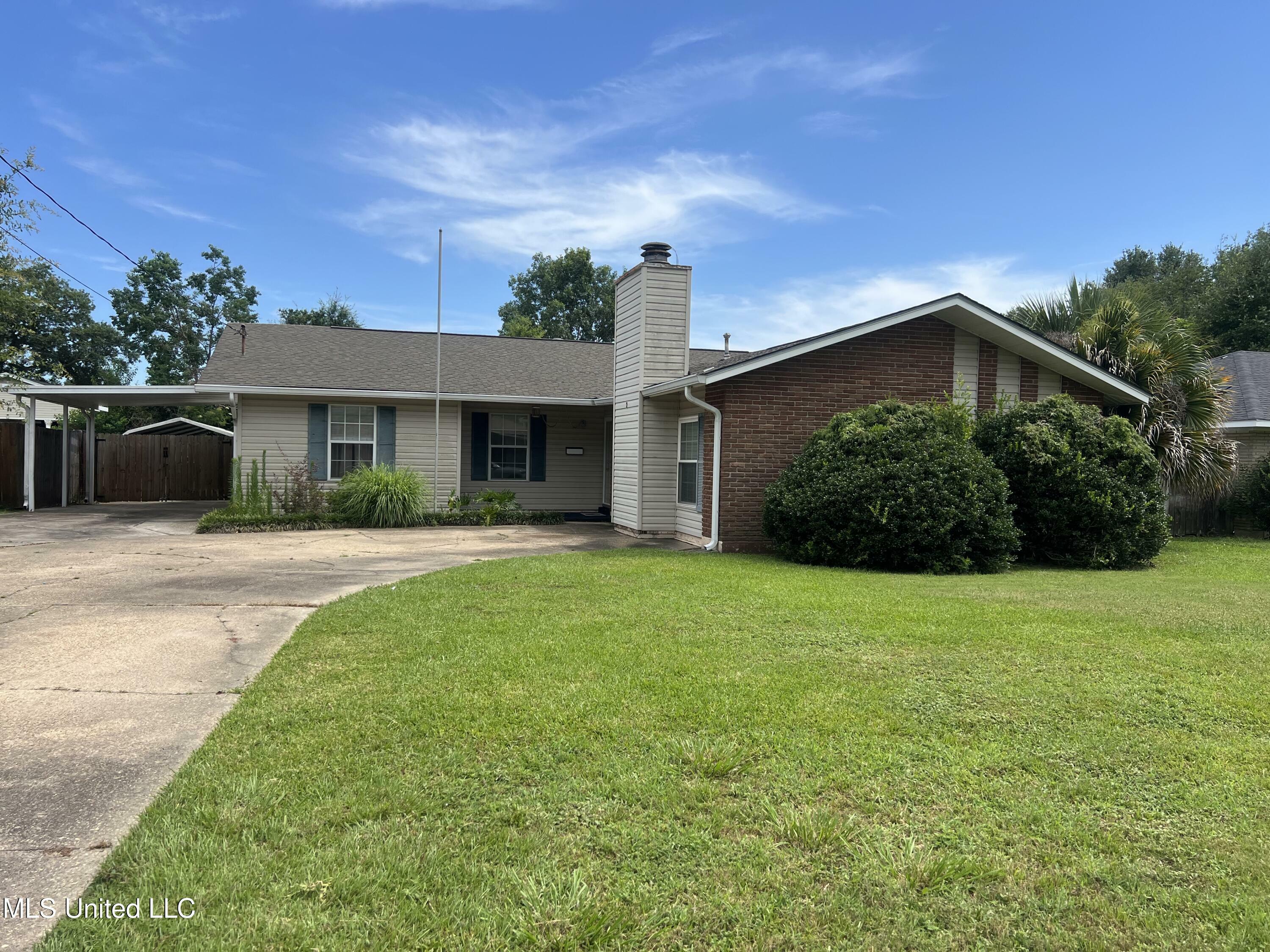 Property Photo:  2 Concord Place  MS 39507 