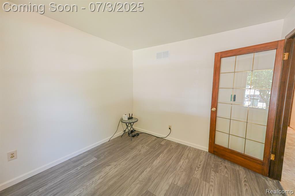 Property Photo:  611 Ten Point Drive  MI 48309 2550 