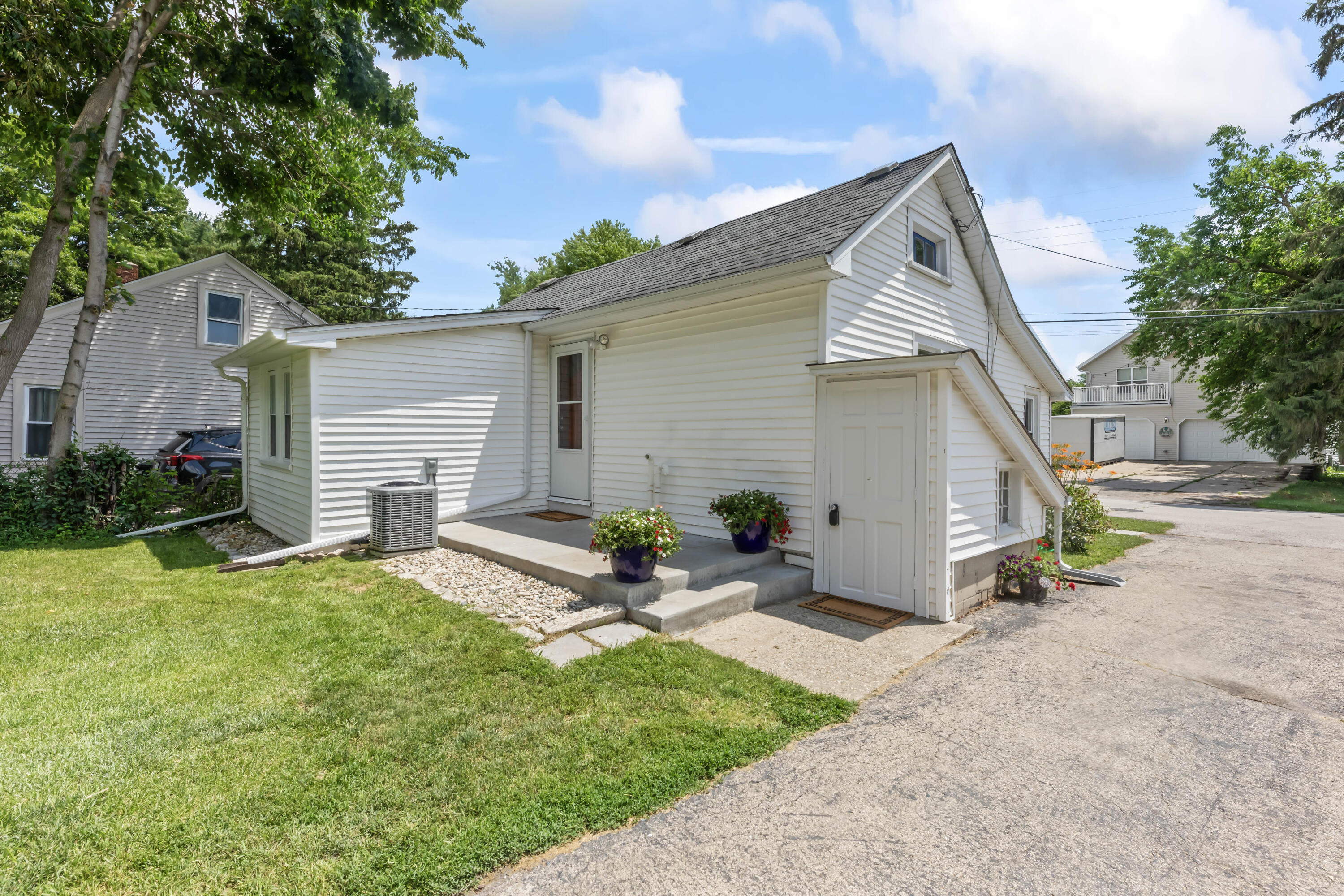 Property Photo: W347n5133 Road Q - Okauchee WI 53069