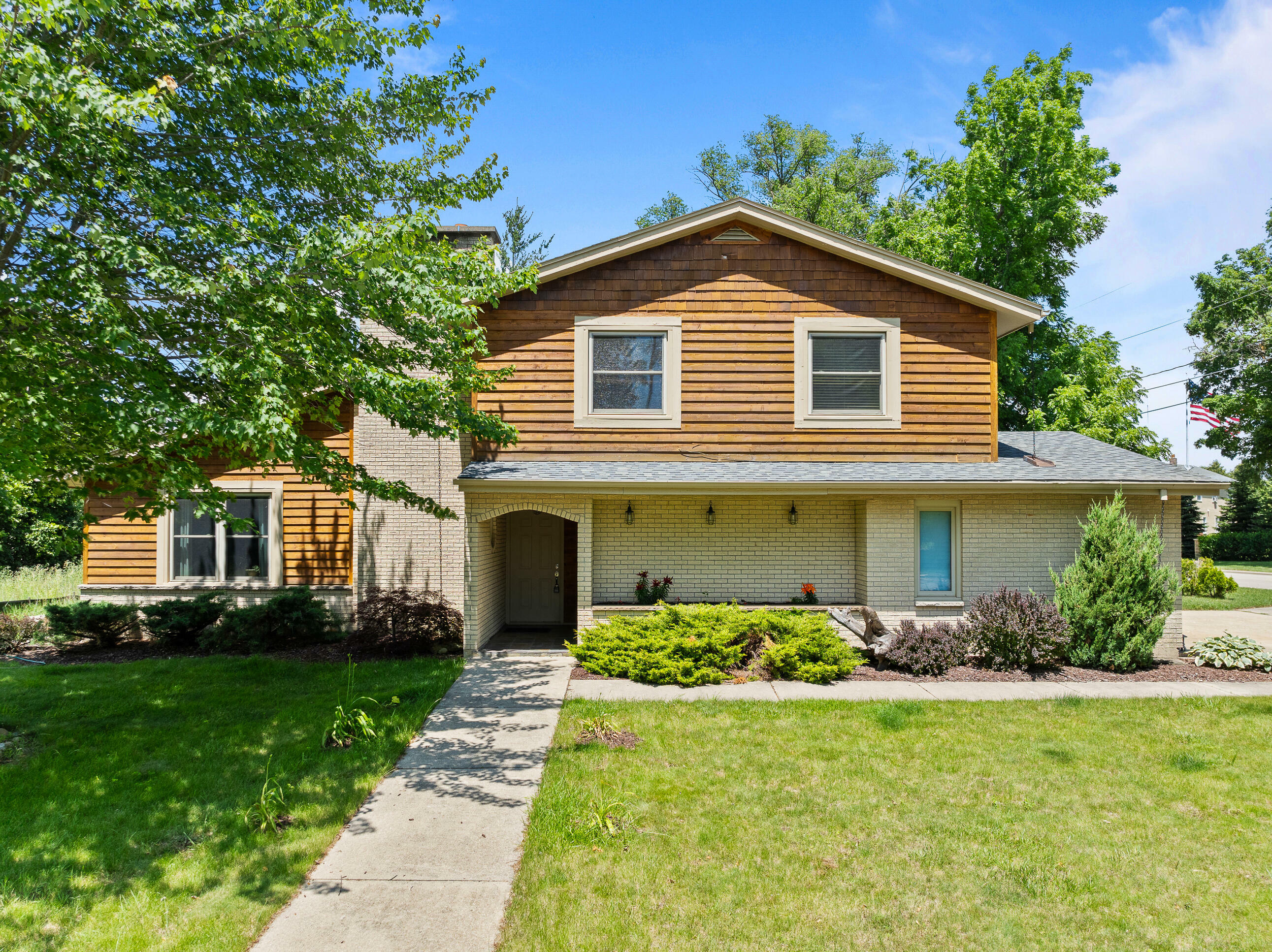 Property Photo: 808 Lake Geneva Blvd WI 53147