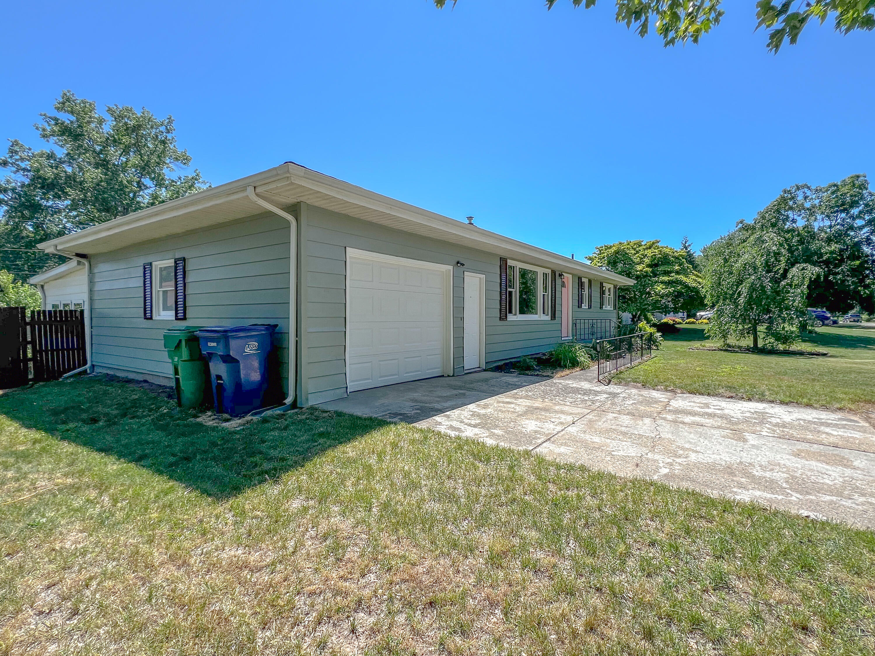 Property Photo:  1750 Jayme Drive  MI 49101 