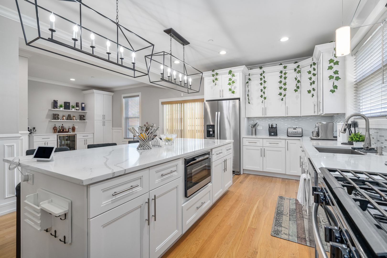 Property Photo:  7727 S Roberts Road  IL 60455 