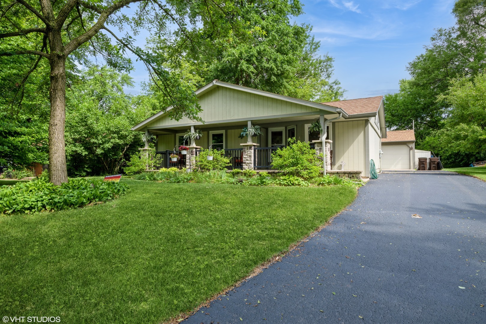 Property Photo: 406 Channel Drive IL 60042