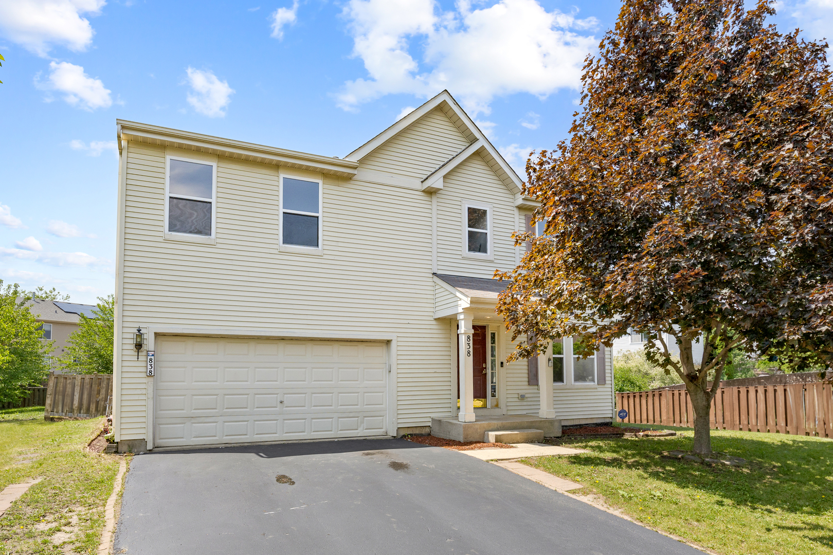 Property Photo: 838 Valley Stream Drive IL 60140