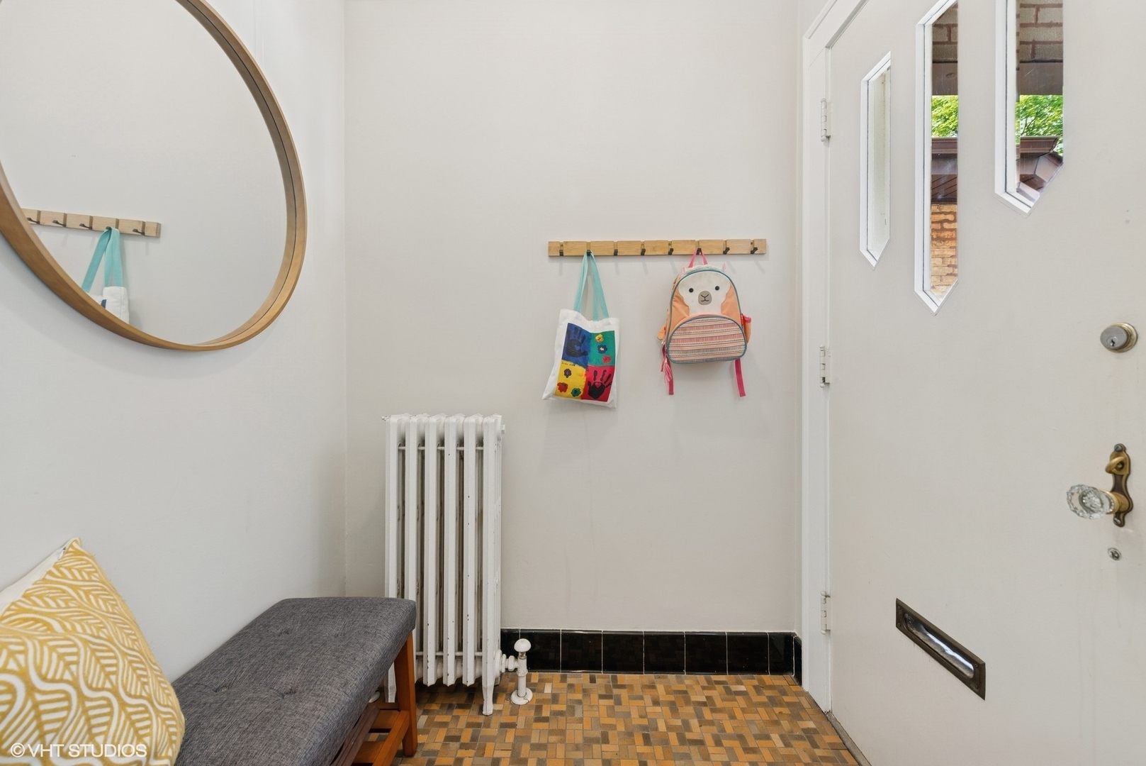 Property Photo:  5737 N Sacramento Avenue  IL 60659 