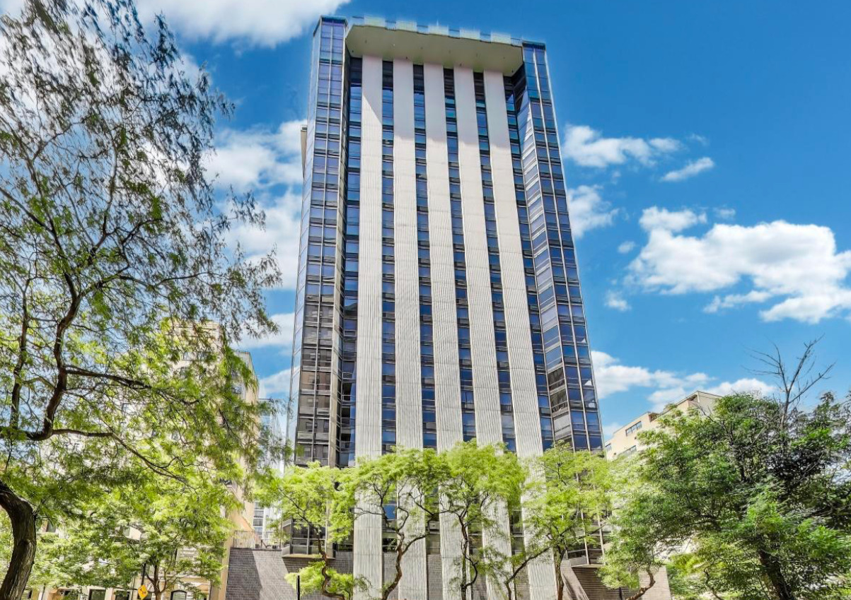 1310 N Ritchie Court 26B  Chicago IL 60610 photo