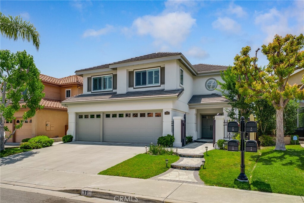 Property Photo: 11 High Bluff CA 92677