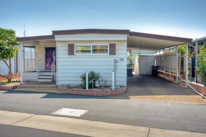 Property Photo:  188 Flicker Ln Ln  CA 92057 