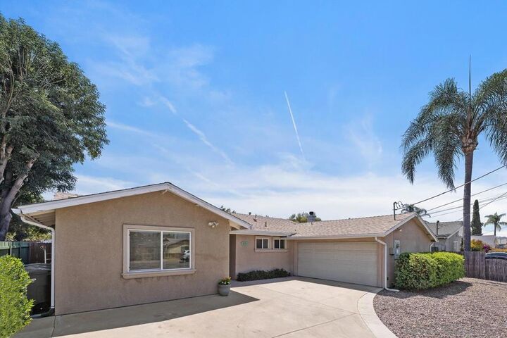 Property Photo:  271 Gull Pl  CA 92019 