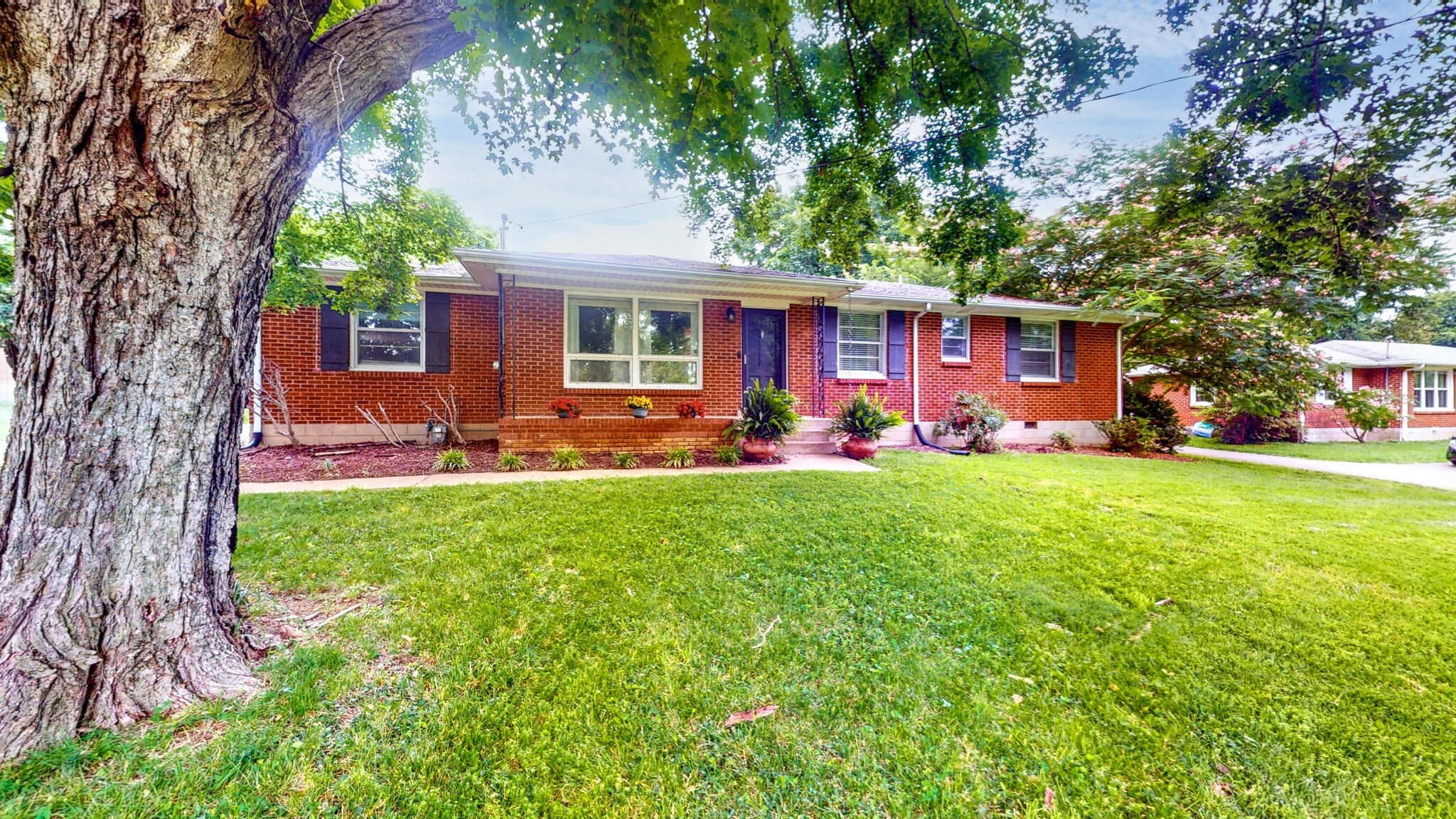 Property Photo: 522 Brewer Dr TN 37211