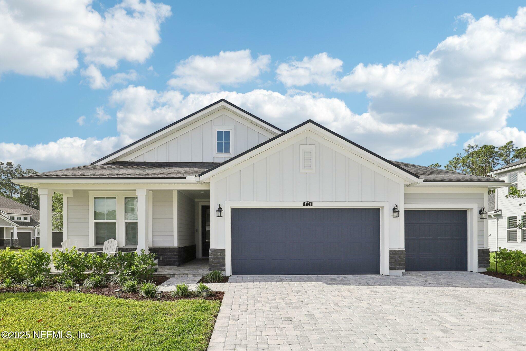 Property Photo: 3794 Spring Garden Court FL 32223