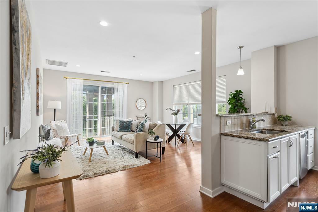 Property Photo:  443 2nd Street 412  NJ 07302 