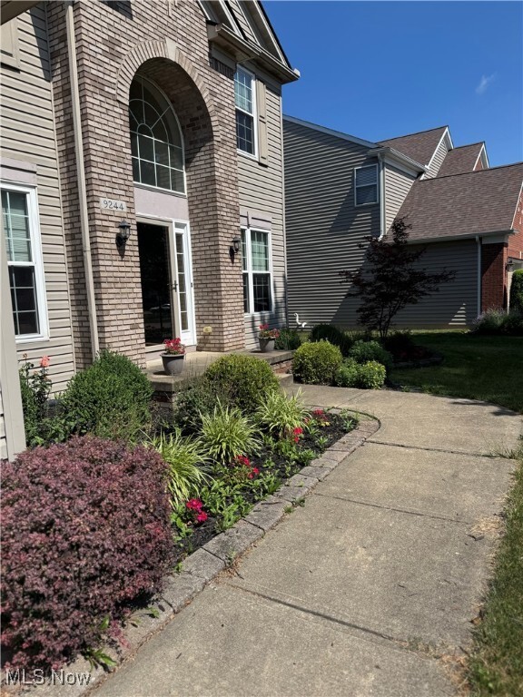 Property Photo:  9244 Victoria Lane  OH 44039 