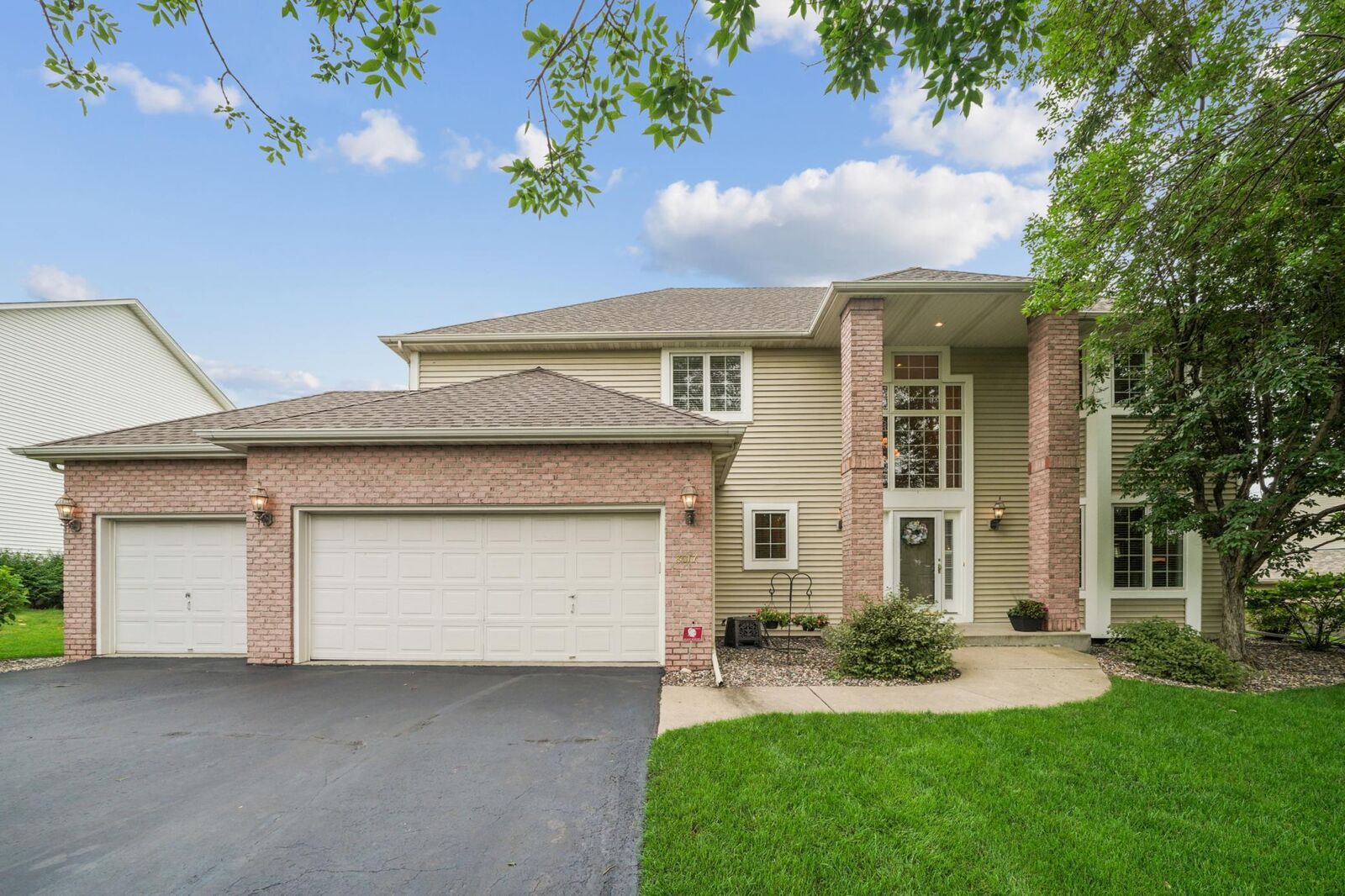 Property Photo:  8017 Lismore Circle  MN 55347 