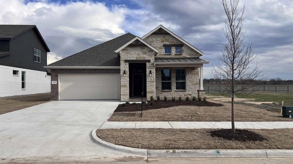 Property Photo: 1809 Rachel Street TX 76247
