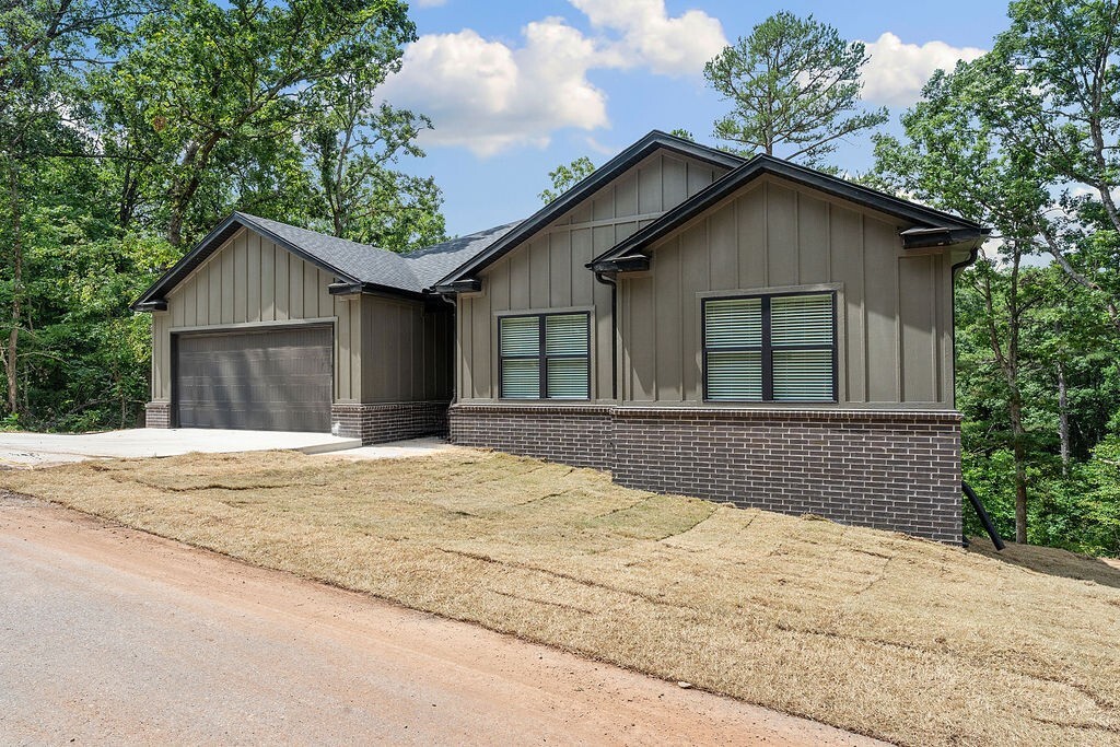 Property Photo: 17 Westmorland Drive AR 72714