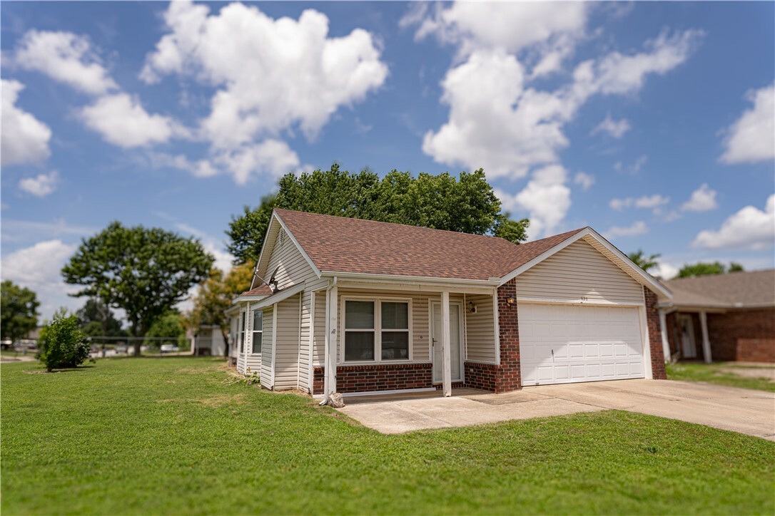 Property Photo: 820 SW Arrowhead Drive AR 72712