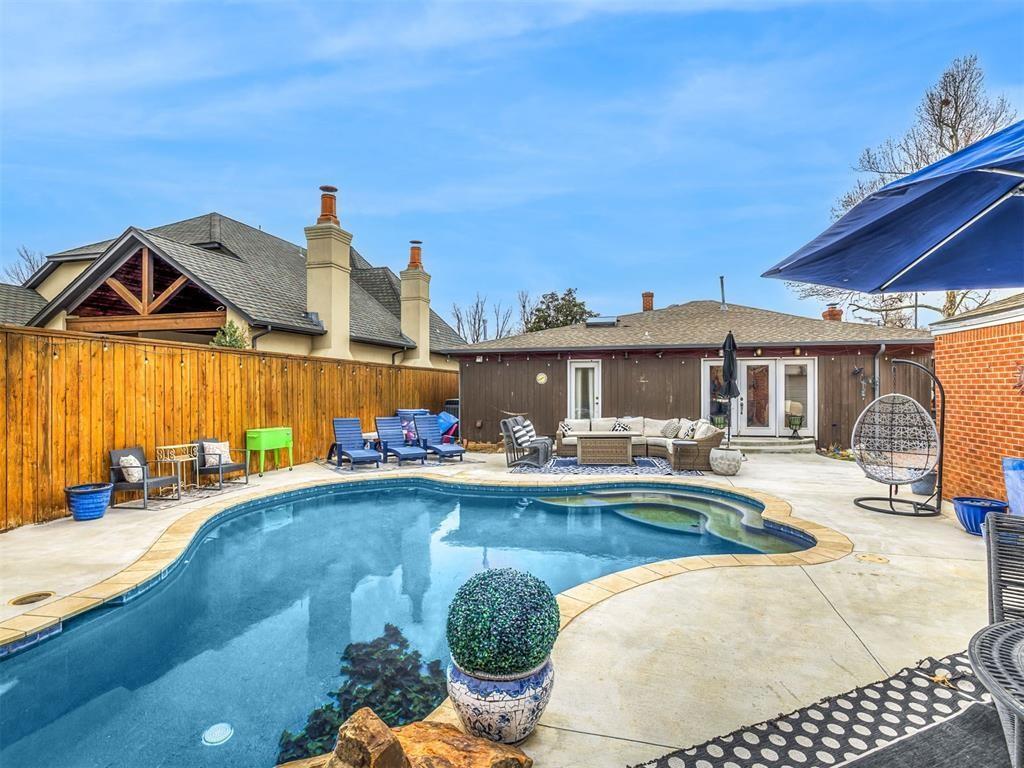 Property Photo: 1109 Bedford Drive OK 73116