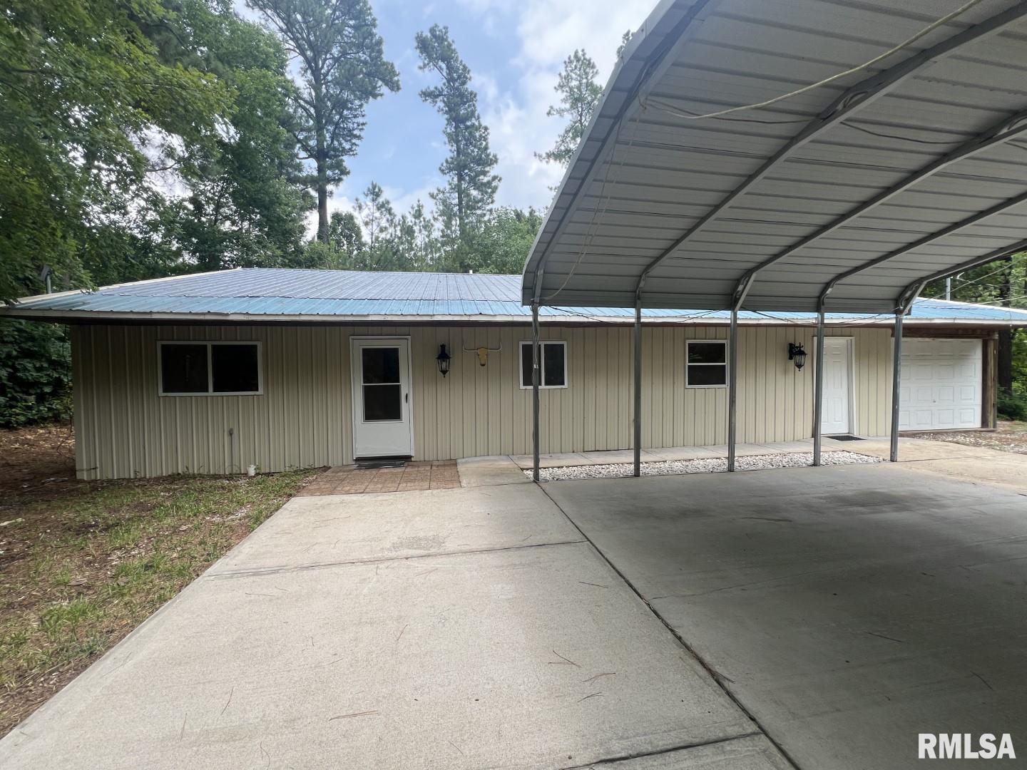 Property Photo: 147 Raccoon Valley Road IL 62958