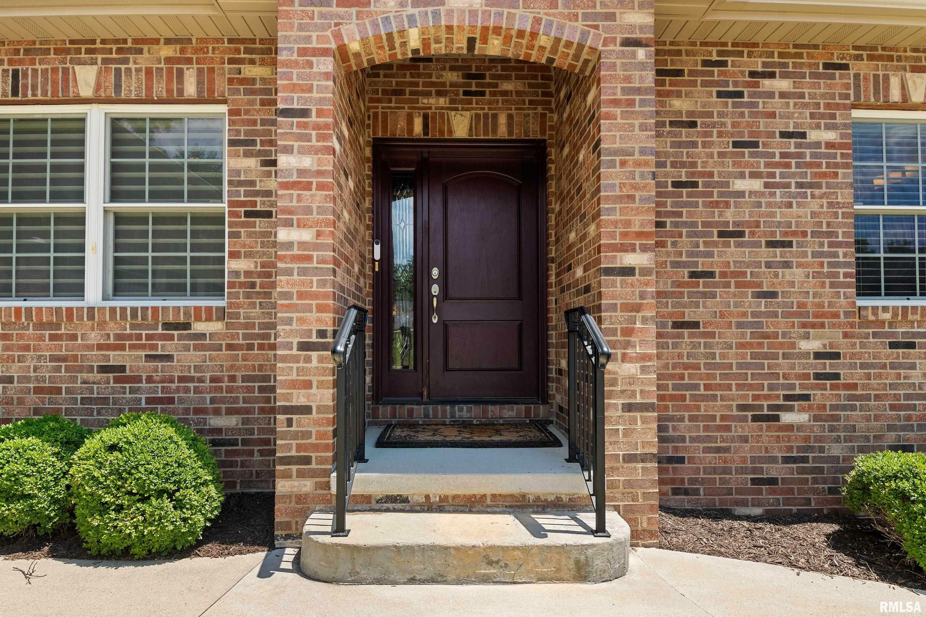 Property Photo: 2627 W Lake Pointe Terrace IL 61614
