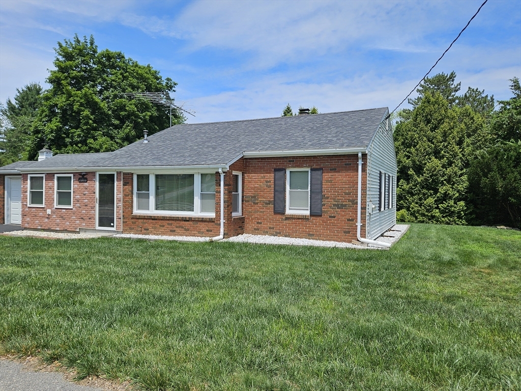 Property Photo:  461 River Rd  RI 02865 