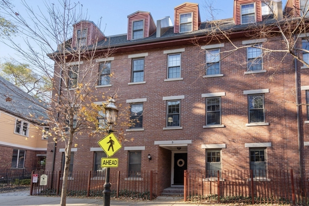 3 Devens St 2  Boston MA 02129 photo
