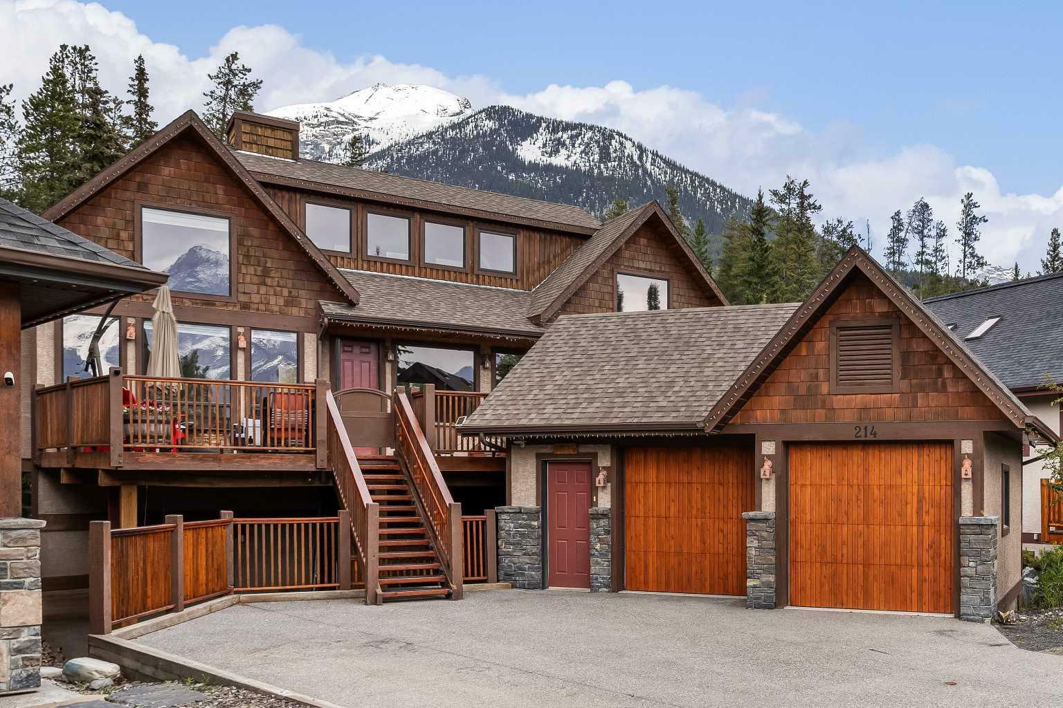 Property Photo: 214 Eagle Point AB T1W 3E6