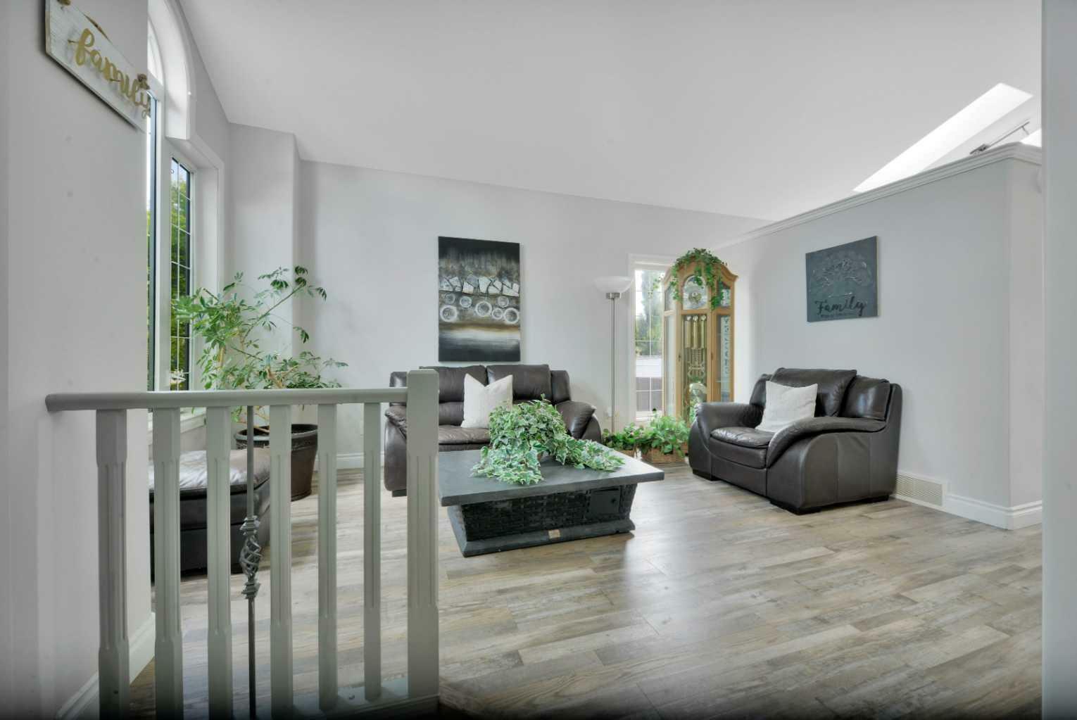 Property Photo: 39 Assinger Avenue AB T4R 3L4