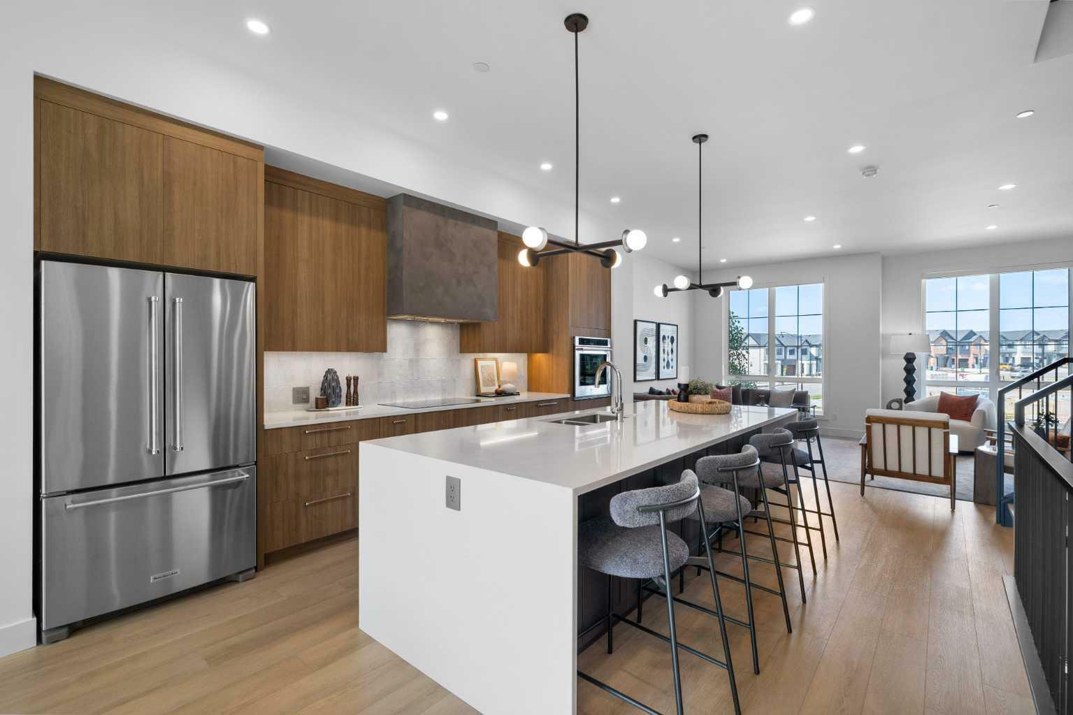 12 Greenwich Heath NW  Calgary AB T3B 6P4 photo