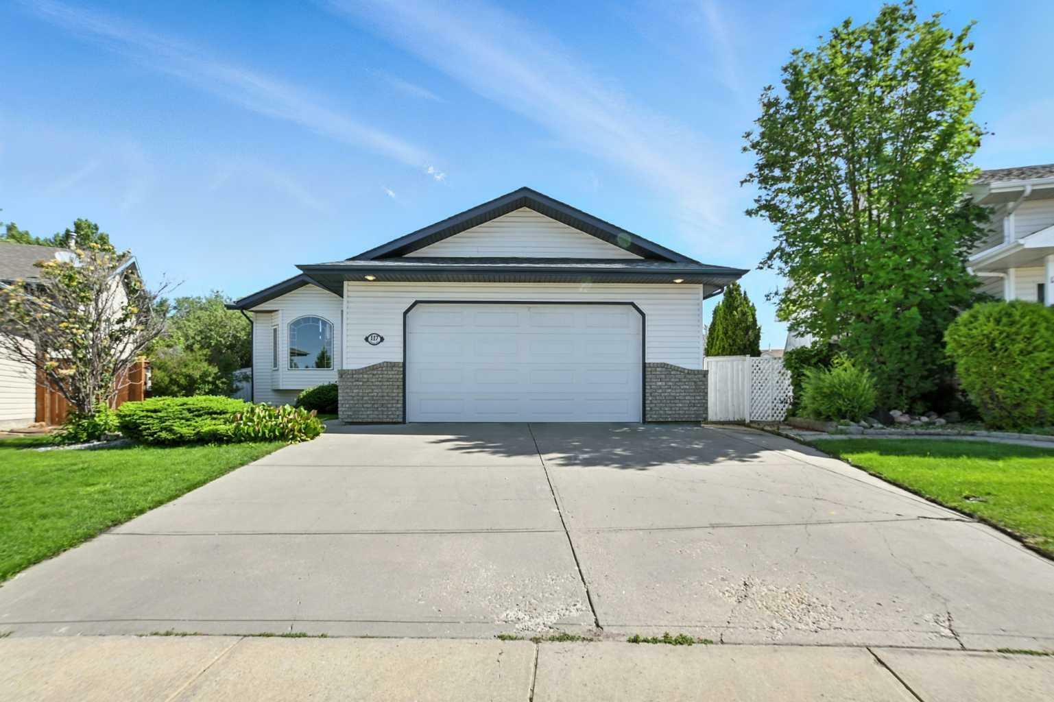 117 Lampard Crescent  Red Deer AB T4R 2W7 photo
