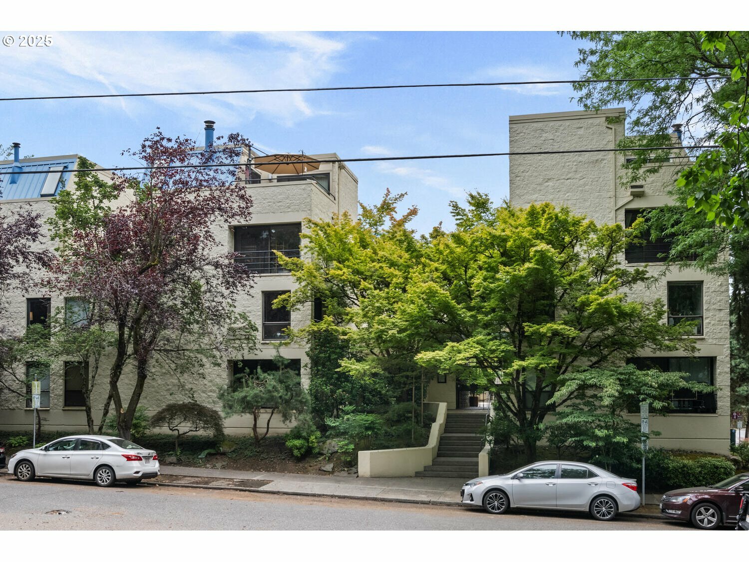 Property Photo: 1919 NW Hoyt St 104 OR 97209