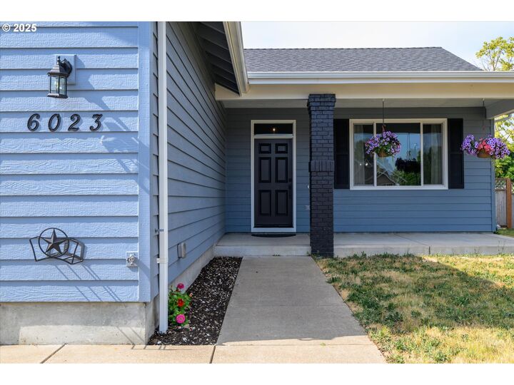 Property Photo:  6023 Mondavi Ln  OR 97402 