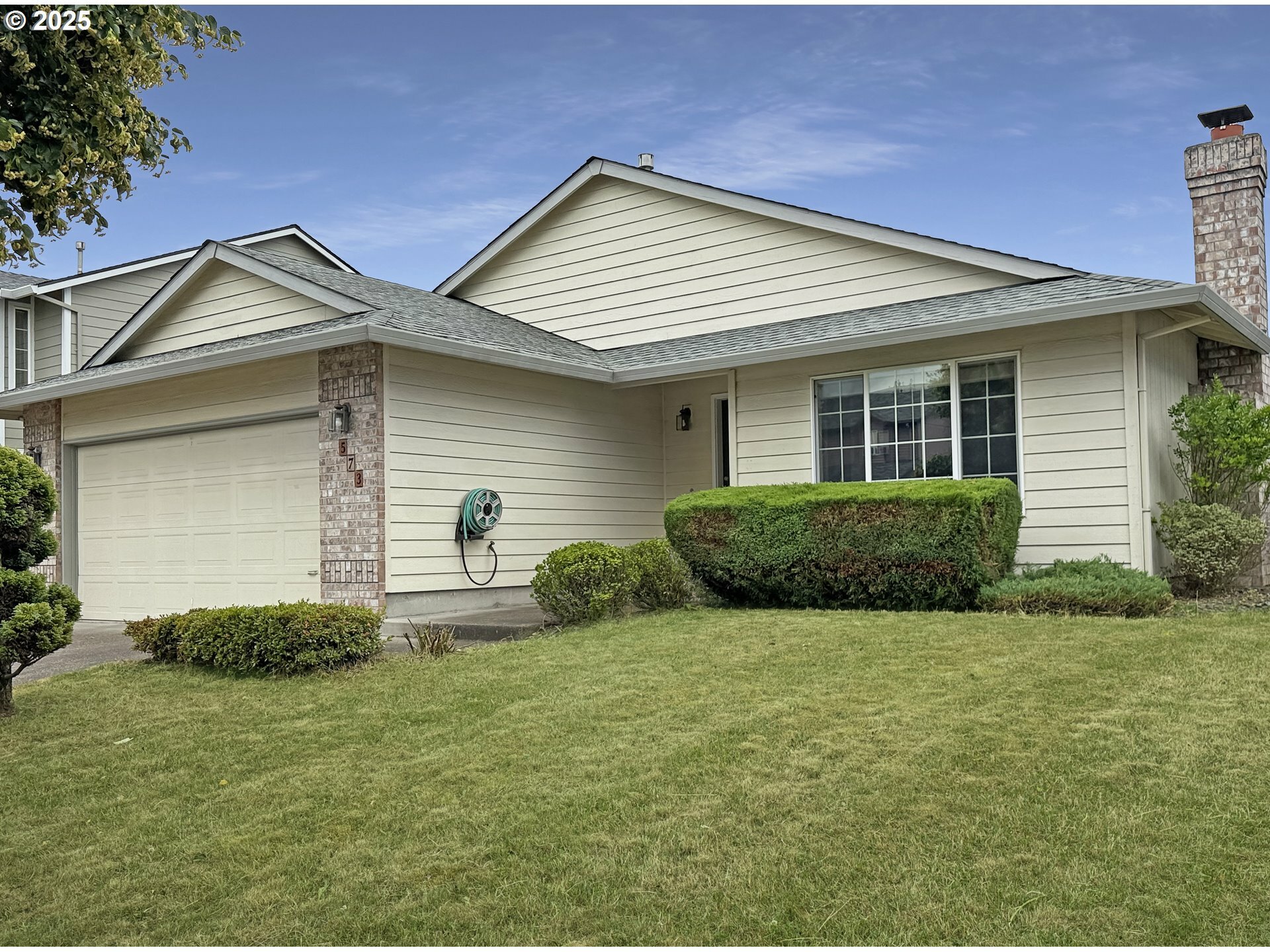 Property Photo:  573 SE 73rd Ave  OR 97123 