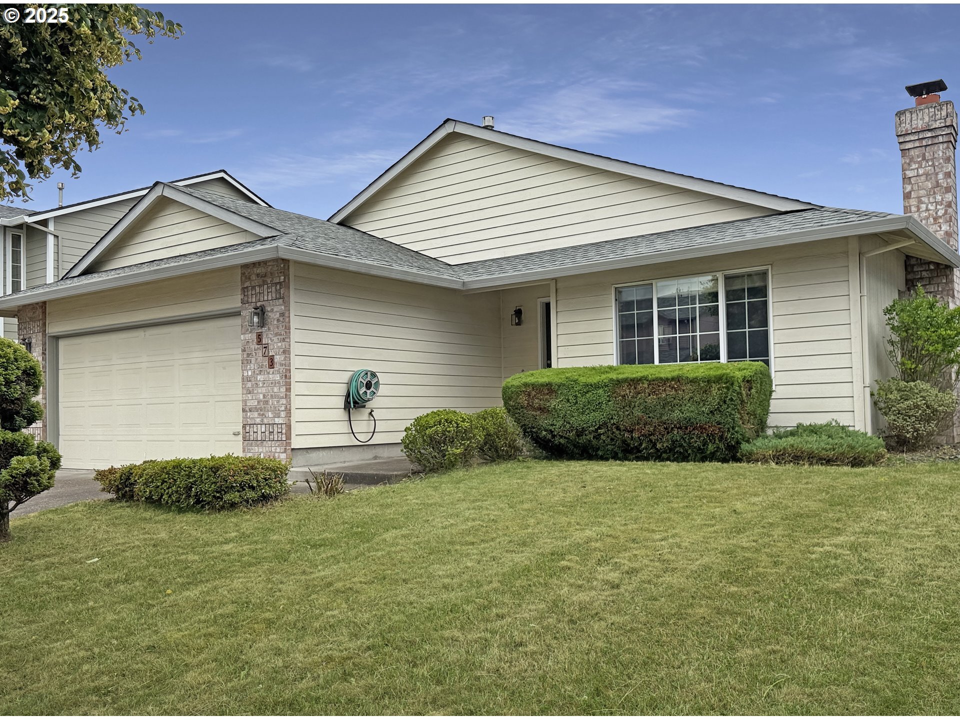 Property Photo:  573 SE 73rd Ave  OR 97123 