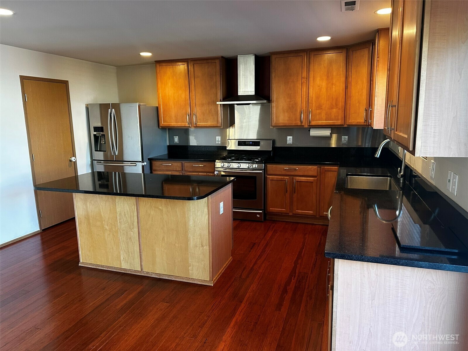 Property Photo: 15360 146th Pl SE WA 98058