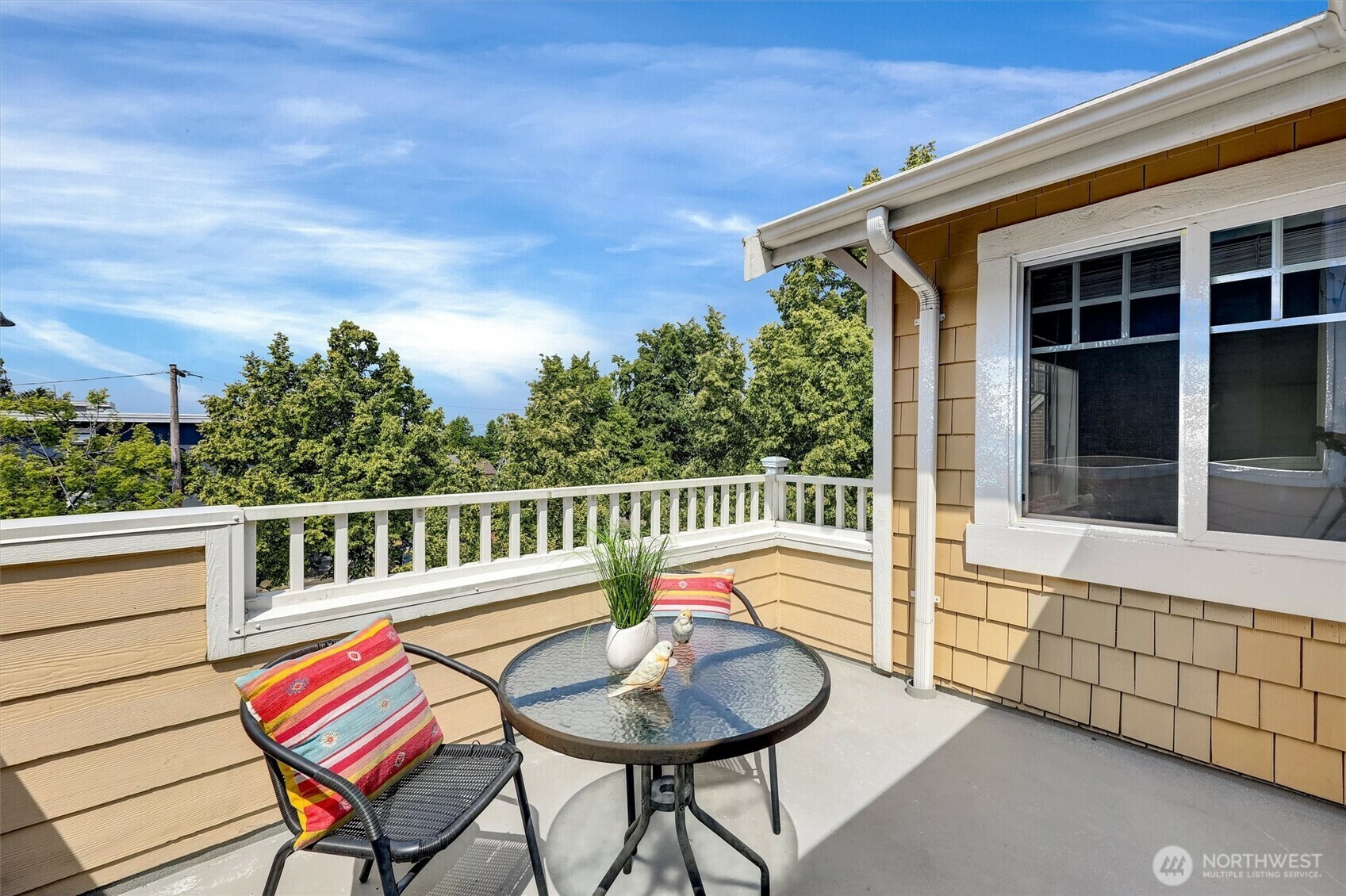 Property Photo:  5450  California Avenue SW 302  WA 98136 