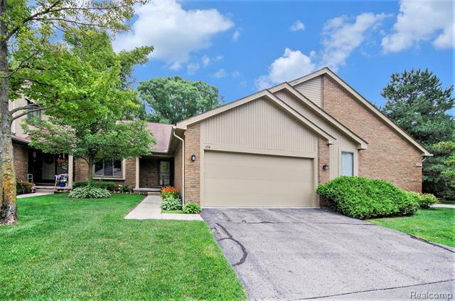 Property Photo: 654 Tennyson MI 48307