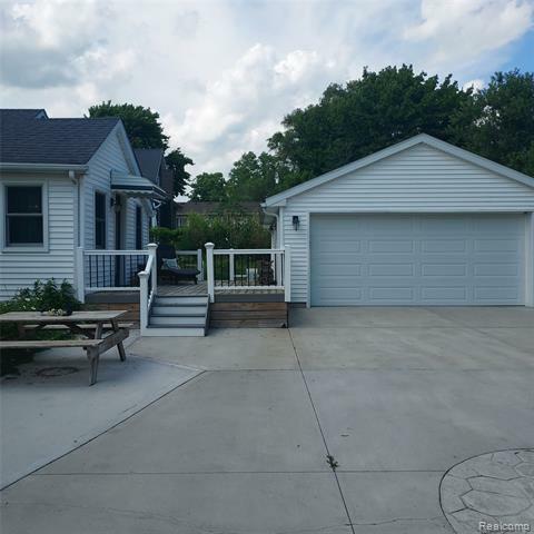 200 Orchard St Orchard Street  Fenton MI 48430 photo