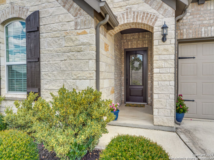 Property Photo:  110 Braeburn  TX 78015 