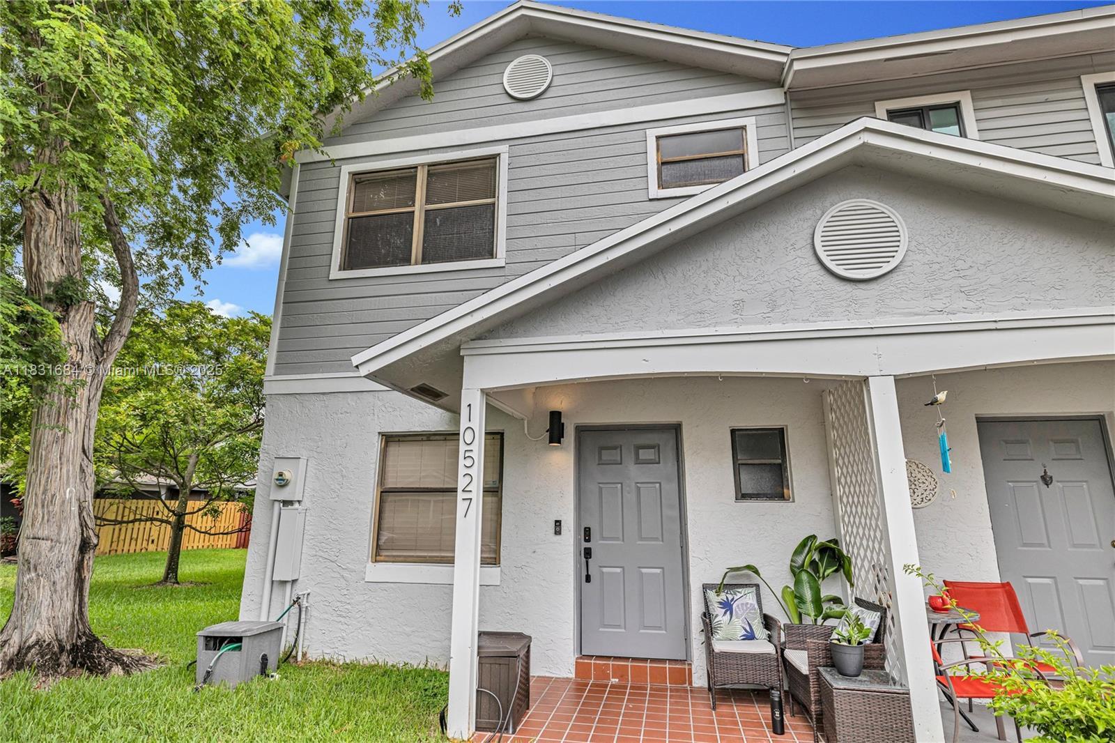 Property Photo: 10527 NW 6th St FL 33026