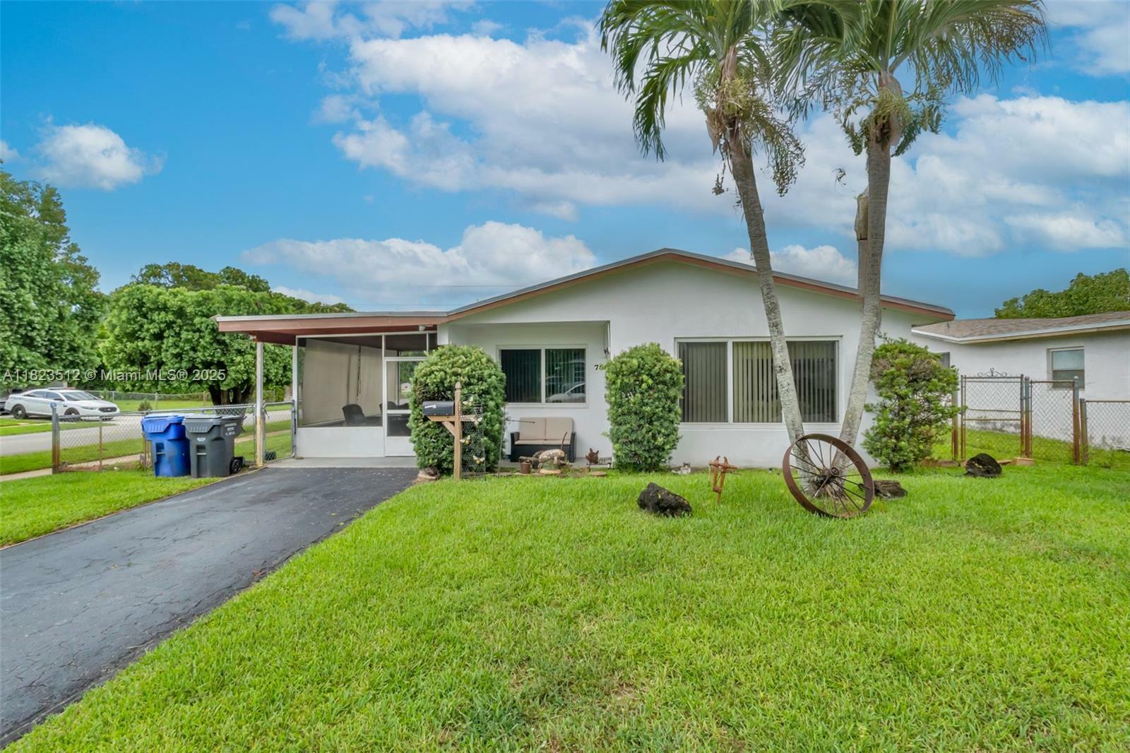 Property Photo: 7500 Polk St FL 33024