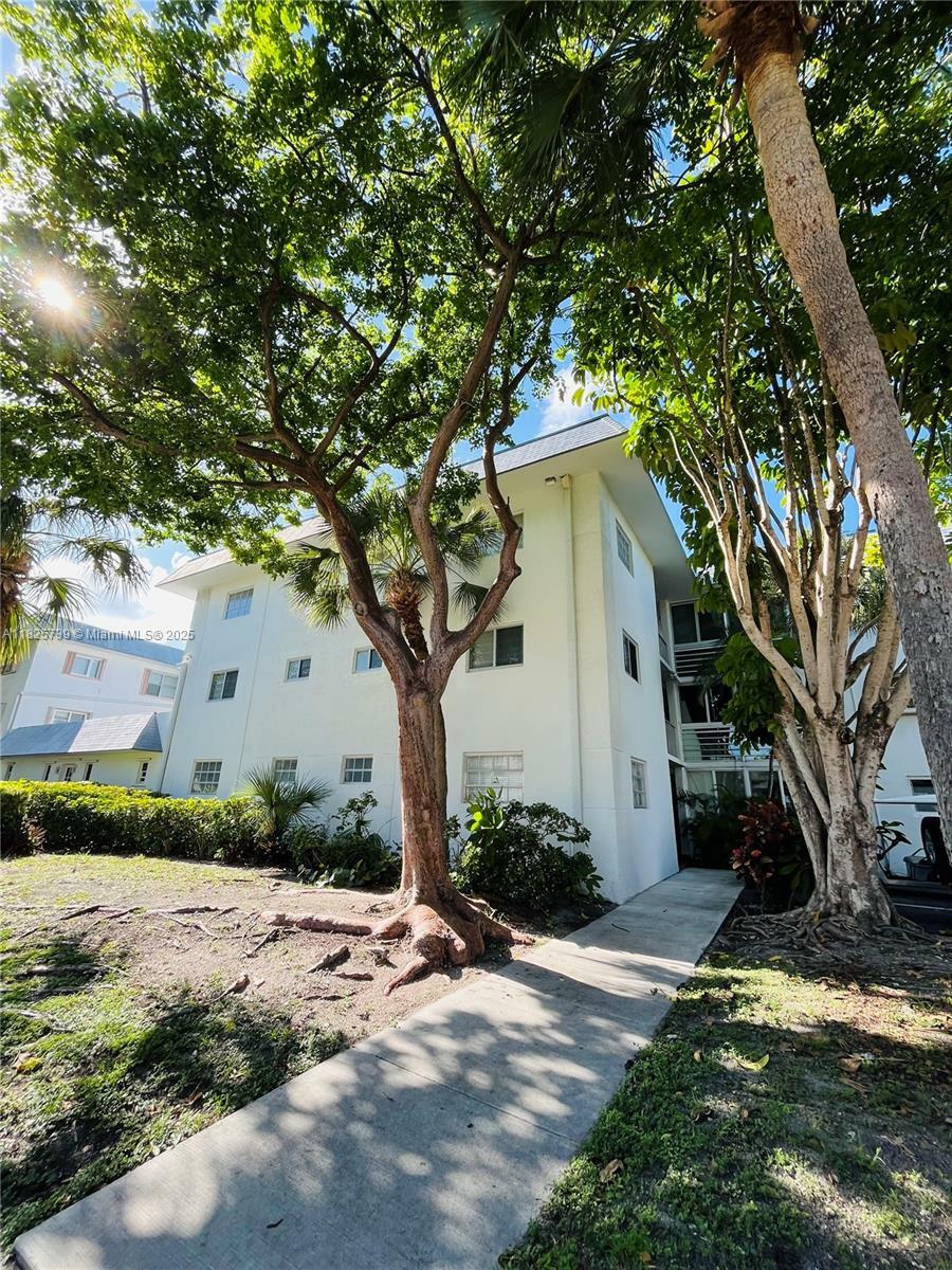 Property Photo: 251 Galen Dr 101E FL 33149