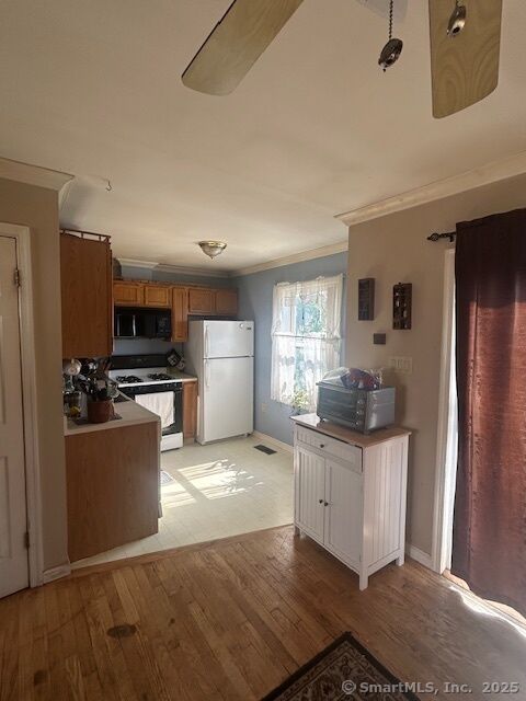 Property Photo:  22 Virginia Avenue Apt 2B  CT 06810 