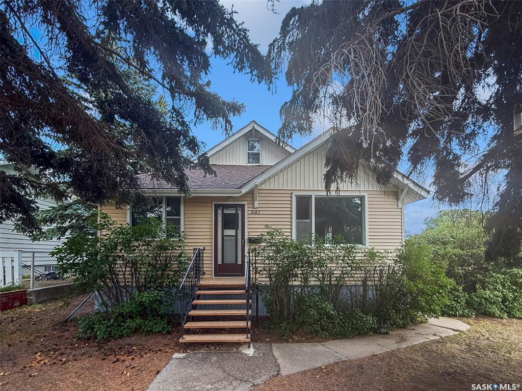 Property Photo: 501 4th Avenue NW SK S9H 0V5