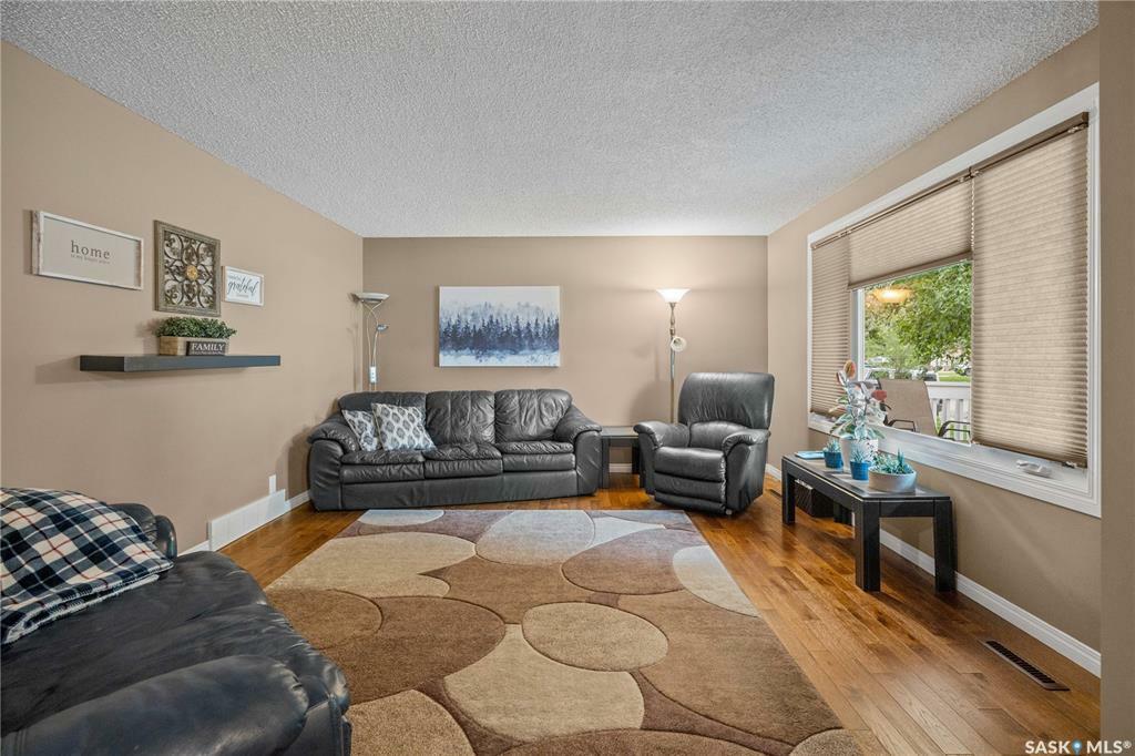 Photo de la propriété:  70 Hammond Road  SK S4V 3A7 