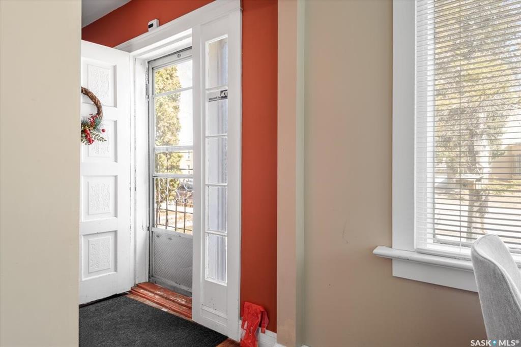Photo de la propriété: 2074 Quebec Street SK S4P 1J9